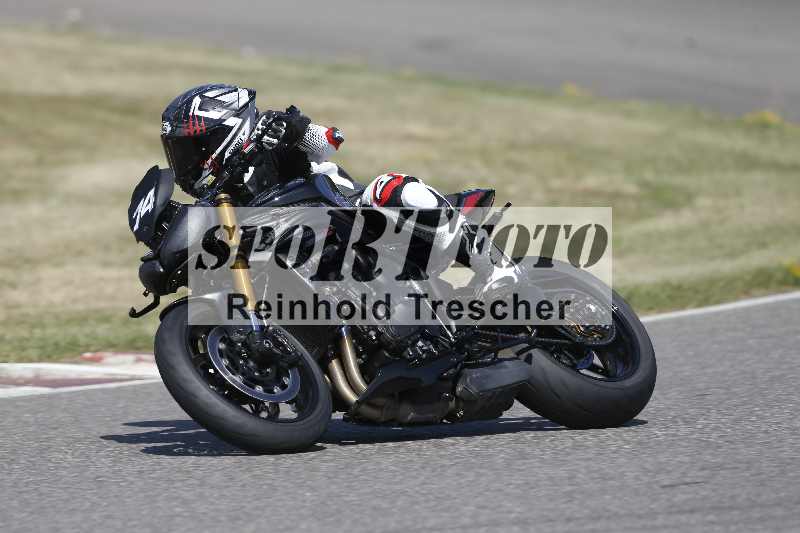 /21 17.06.2026  Ducati Schweiz Track Warmup ADR/Gruppe gelb/74